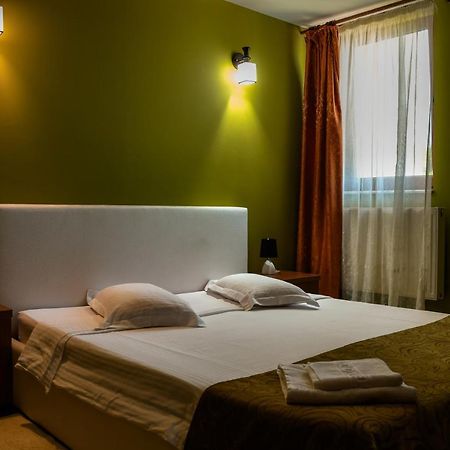 Pensiunea Clasic Hunedoara Pestisu Mare Luaran gambar
